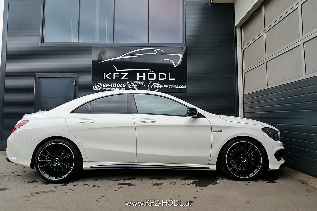 Mercedes-Benz CLA 45 AMG 4MATIC Aut. Image 5